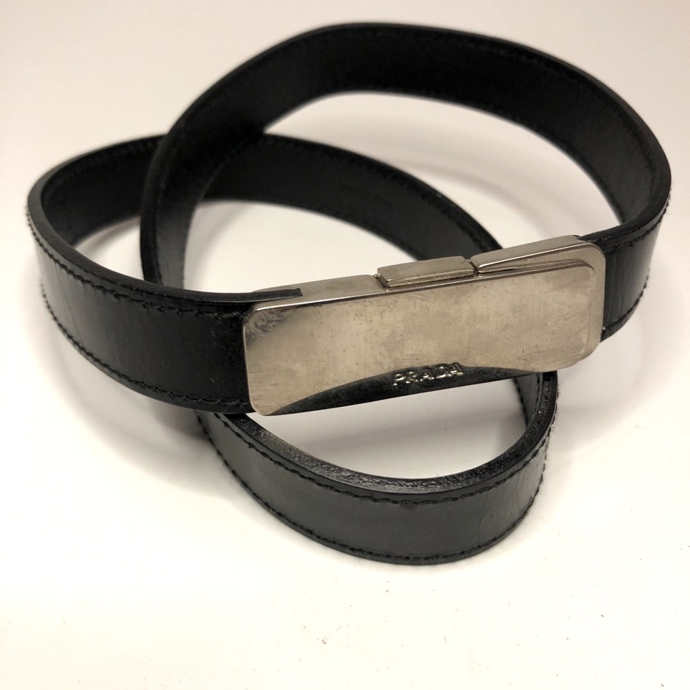 VINTAGE | PRADA | Black Leather Metal Clasp Belt Sz. 28/70